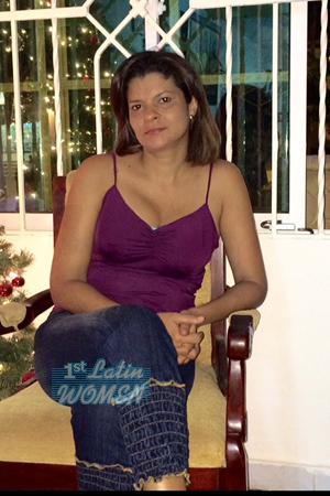 152747 - Yenis Age: 50 - Colombia