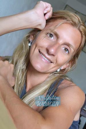 203212 - Andrea Age: 40 - Costa Rica