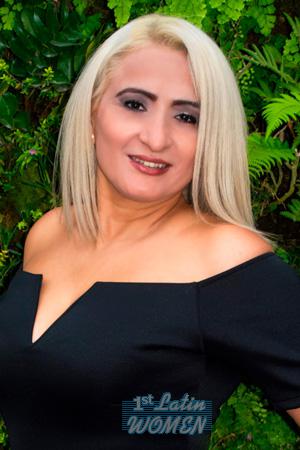203682 - Helga Age: 50 - Peru