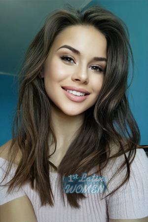 206658 - Elena Age: 18 - Ukraine