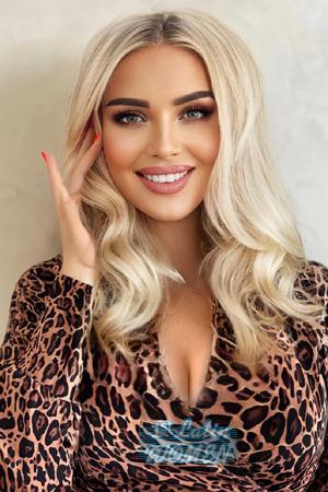 206874 - Olesya Age: 26 - Russia