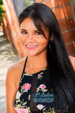 208142 - Gabriela Age: 31 - Colombia