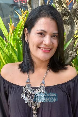 210444 - Karen Age: 39 - Colombia