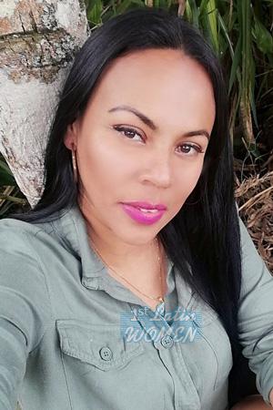 210450 - Seidy Age: 43 - Costa Rica