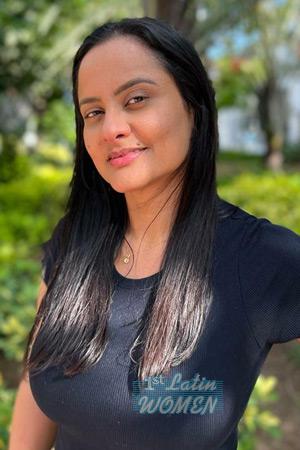 210697 - Karen Age: 40 - Colombia