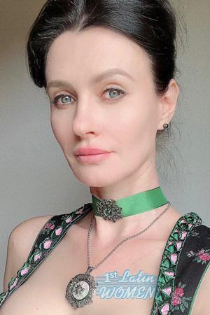 213686 - Svitlana Age: 54 - France