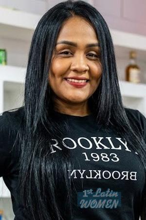 228100 - Gina Age: 37 - Colombia