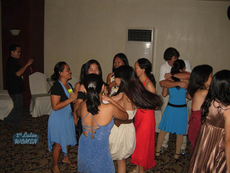 Philippine-Women-9401