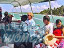 cartagena-women-boat-1104-15