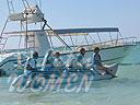 cartagena-women-boat-1104-40